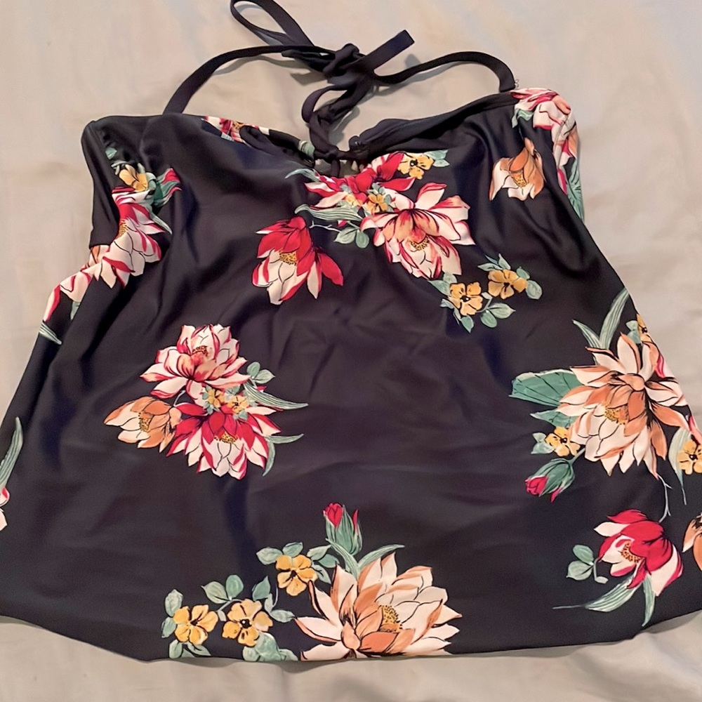 Size small cute open back navy tankini top.